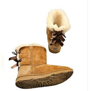 UGG Boots | Tan Boots w/ Bows | Women's Size 5